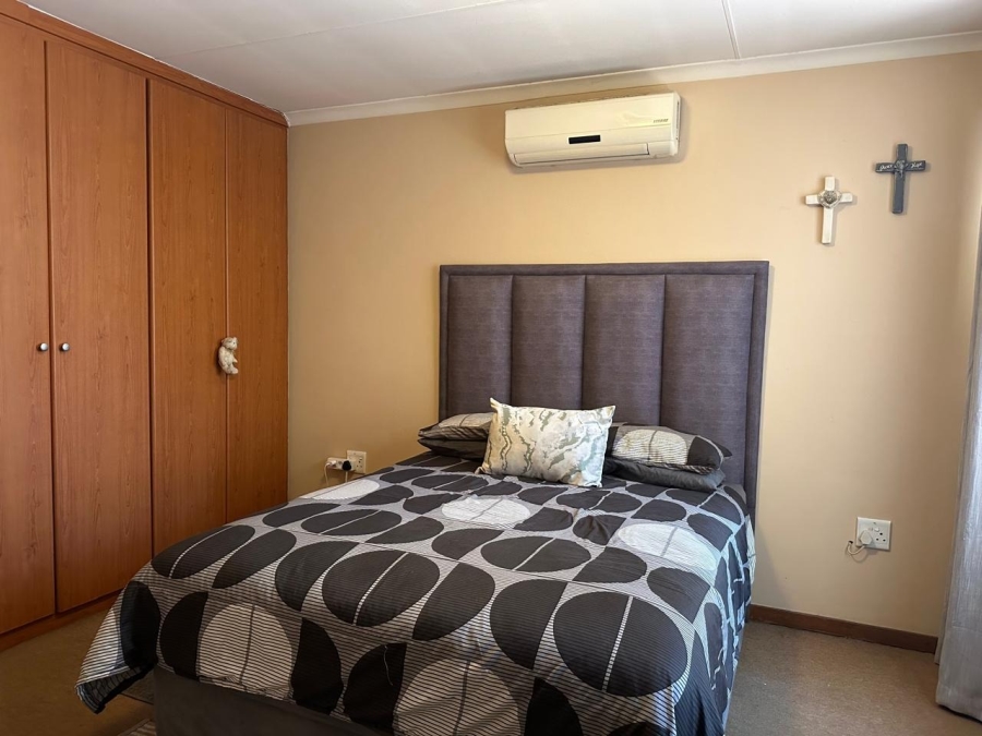 2 Bedroom Property for Sale in Waterval East North West